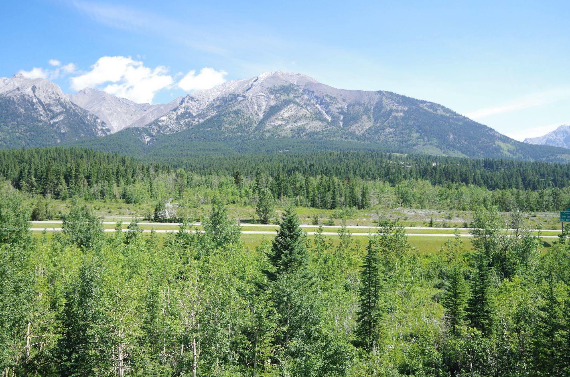 Silver Creek Lodge Canmore Dış mekan fotoğraf